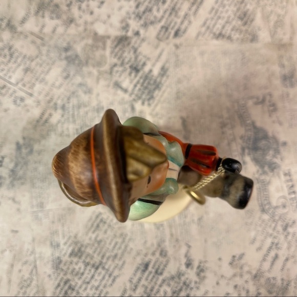 Goebel 1991 Final Issue #926 Globe Trotter Figurine Made in Germany - Picture 6 of 10